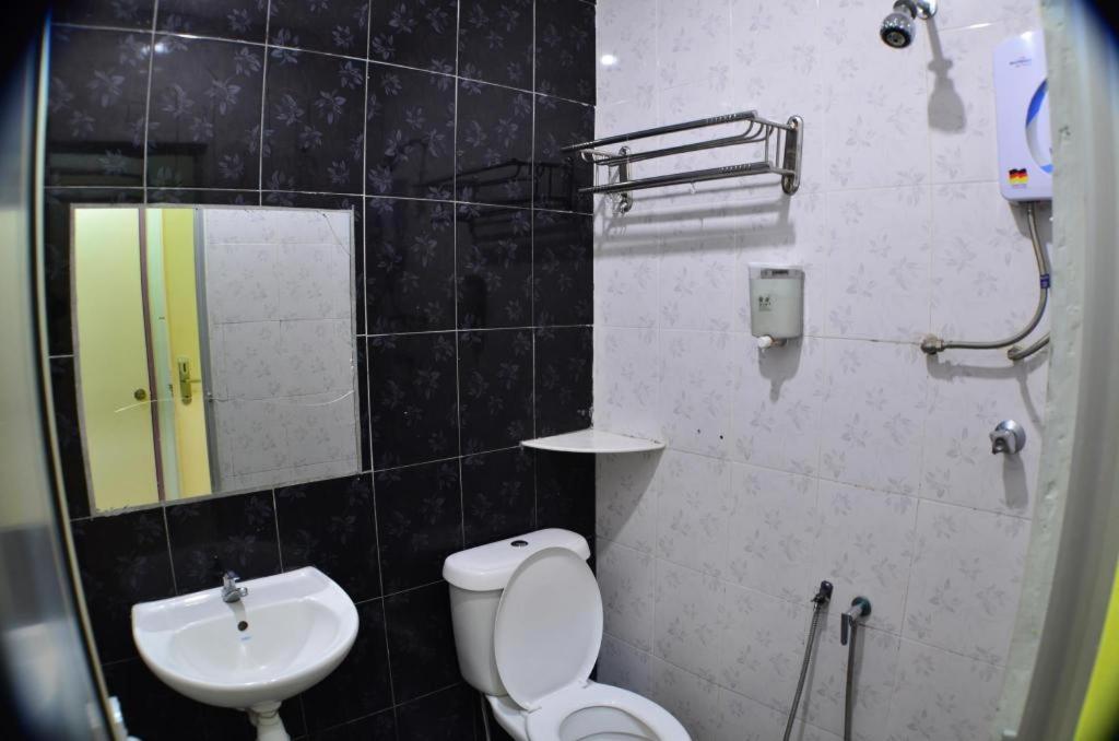 קואלה לומפור Hotel Zamburger Sungai Besi מראה חיצוני תמונה